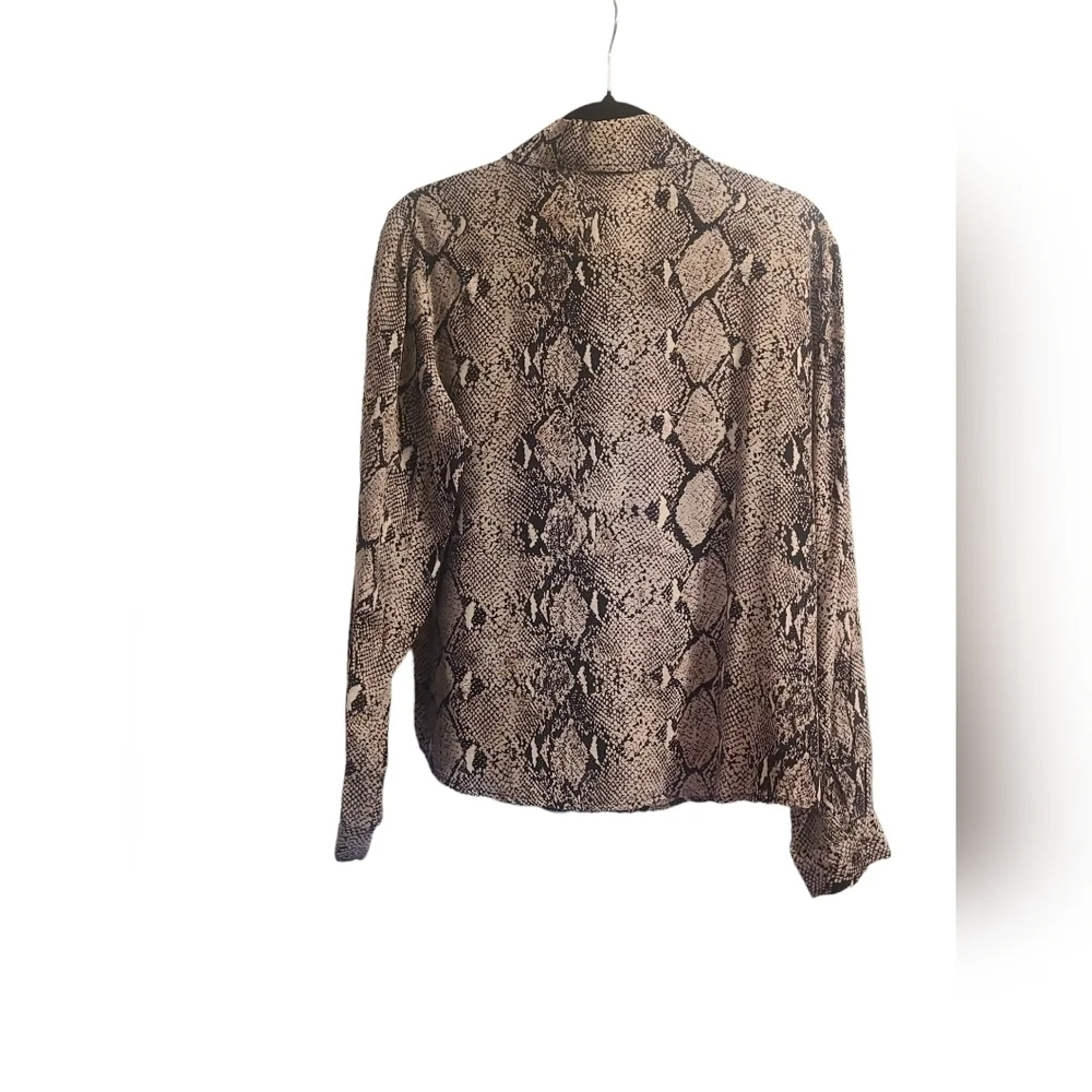 QUO 100% Silk Snake Print Blouse Medium - Picture 2 of 4